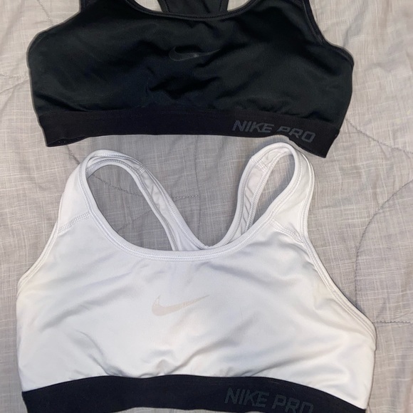 Nike Other - black & white sports bra